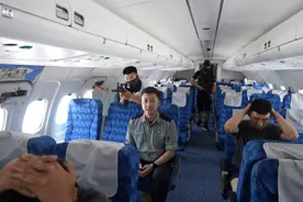 “猎鹰”反劫机，速度快到记者来不及反应……图片