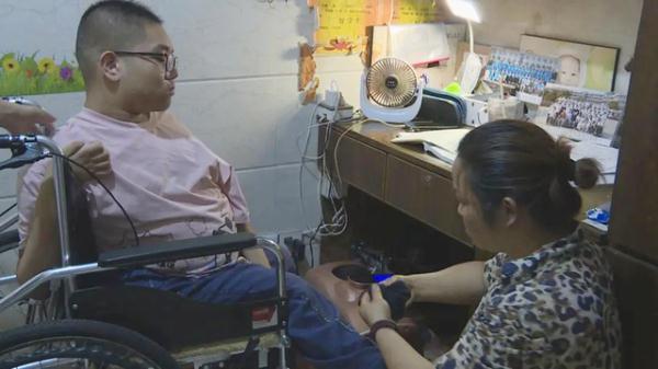 那个以口执笔的考生被录取了