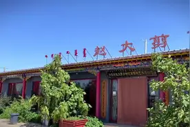 「2022打卡中国」外国网红学剪纸 沉浸式体验中华传统文化图片