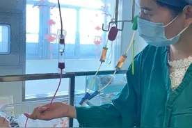 平时很怕打针，这次她说一点都不害怕图片