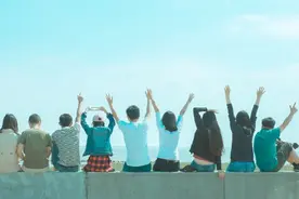 夜读丨同学情，永不褪色的情图片