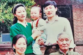 姥爷去世后，我们才发现他身体里藏着两枚弹片“勋章”图片