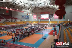 扣杀、拦网，气排球场上“拍”出精彩图片