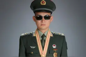 忠诚使命、英勇无畏的排雷英雄！新华社刊发“八一勋章”获得者杜富国先进事迹图片