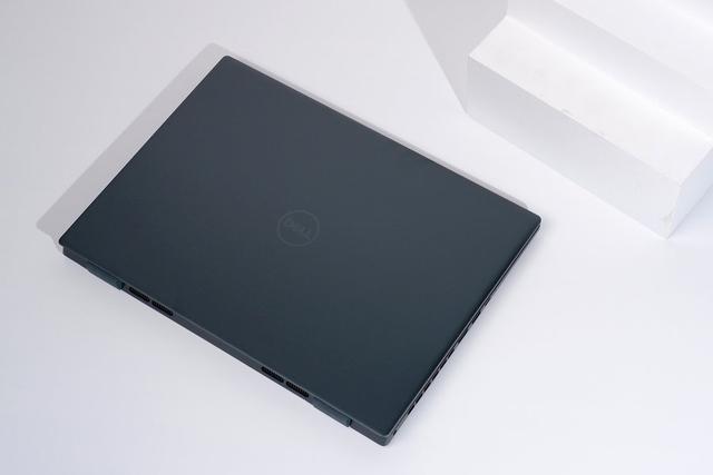 戴尔灵越14 Plus 7420评测：轻薄高能，i7-12700H胜过苹果M1