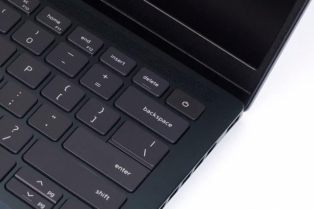 戴尔灵越14 Plus 7420评测：轻薄高能，i7-12700H胜过苹果M1