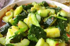 餐馆“拍黄瓜”被罚5千，监管部门：制售凉菜需办冷食类许可视频封面