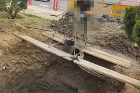 党校配套路违建移动信号塔图片