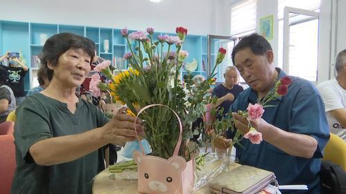 ���ǵĽ���ح���������� ����԰�����ٰ�ӭ����Ϧ������