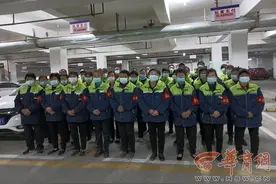 在昆明时光小区干保洁和绿化  约30人被拖欠1.5-3个月工资图片