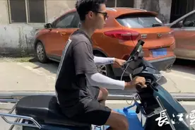 湖北恩施一学生高考后送外卖筹集学费：不忍心父母辛苦，未来想成为一名警察图片