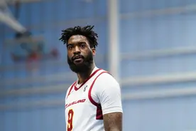 开拓者用训练营合同签下中锋诺威尔-佩莱图片