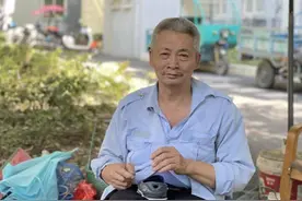 杭州像他这样的人不多了，修伞三块修鞋三五块，25年从未涨价图片