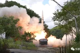 解放军演练“封锁台岛”，专家：首次组织“火力穿岛”实弹射击图片