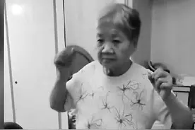 88岁奶奶爱玩呼啦圈：最多能转70分钟肚子小了很多图片