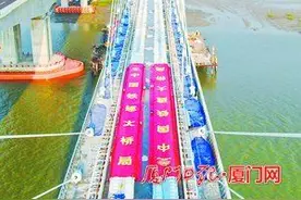 福厦高铁安海湾特大桥无砟轨道铺设完工图片