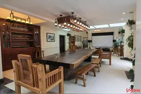 一张床19万元！出租屋内物品价值上百万吓退租客 房东：装修花费数百万，希望对方爱惜图片