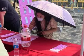 多才多艺，热爱旅行！美丽的女警察也来千佛山相亲，快来与她邂逅图片