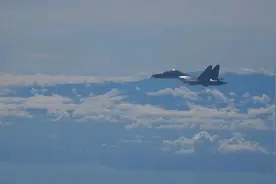 现场图片！解放军抵近台湾海岸线图片