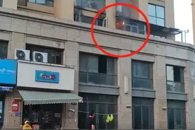 湖南三个“熊孩子”在家玩火酿大祸！把自家房子烧了图片