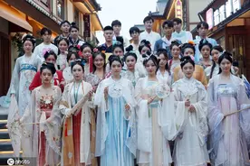 辽宁大连夜经济火爆 国潮唐风带动文旅复苏图片