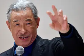 日本时装设计师三宅一生去世，被称为“时尚界的魔术师”图片