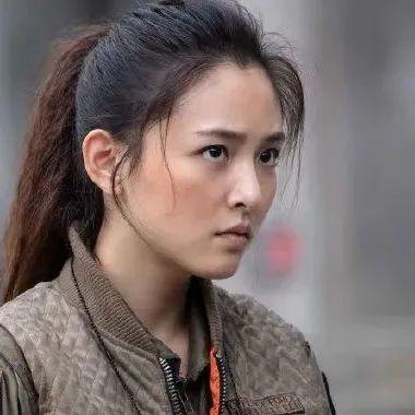 《明日战记》：机甲很酷，特效很炫，故事很弱