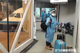 百余印度客商包机入境将前往义乌采购，隔离期间“云洽谈”图片