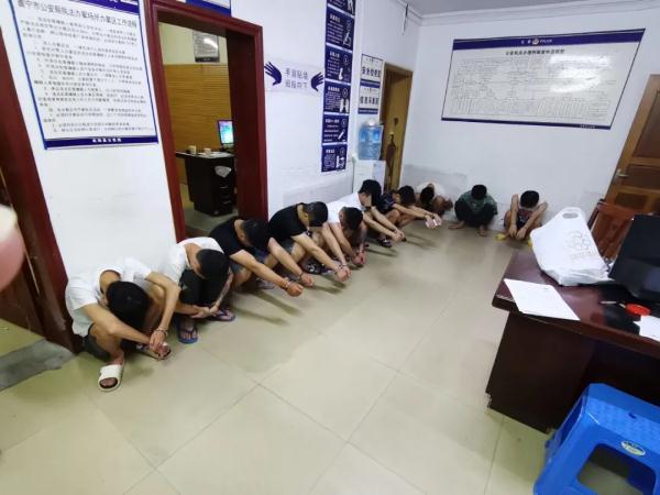 抓获犯罪嫌疑人10名，缴获作案手机21部……安徽滁州警方成功捣毁一个犯罪团伙