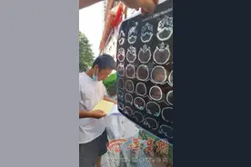 西安一外卖员被困电梯后送医抢救 责任应该咋划分图片