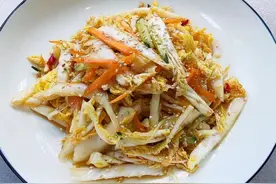 娃娃菜别只炒或者煮，天热这么做爽脆鲜甜，人人抢着吃图片