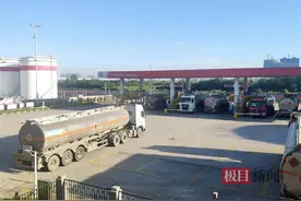 为打赢大气污染防治攻坚战，中石化黄冈石油油库员工早6点上班图片