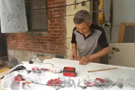 网红裁缝铺藏身郑州老厂，老裁缝40年前从上海来豫，如今做旗袍不为谋生只为高兴图片
