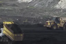 全球连线 | 欧盟对俄煤炭禁运生效 俄乌呼吁关注扎波罗热核电站安全图片