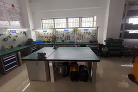 追梦火焰蓝丨山村娃成长为消防“装备大师”，能发明懂创新图片