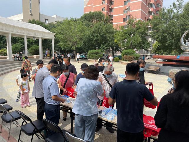 �����������ھ���������չ�����Ƿ����������