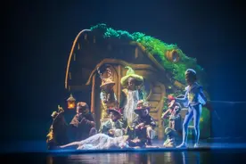 原创童话芭蕾音乐剧《白雪公主》在京首演 在经典童话中感受芭蕾的魅力图片