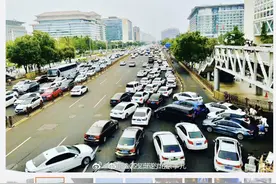 周末免单活动导致西单大拥堵，滴滴致歉：周日免单活动将取消图片
