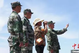 「十年@每一个奋斗的你」44载护边额吉敖云其木格：每个牧民都是一个哨兵图片