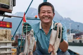 组图丨荣成：专项捕捞完成 满载鱿鱼而归图片