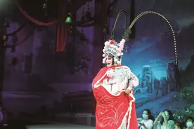 抖音播放量4400万次 不少人二刷三刷现场年轻人追捧沉浸式京剧《一丈青》图片