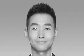 重庆消防员万惠文扑火时牺牲，战友：他睡1号铺，总申请坐1号车图片