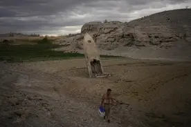 七州“抢水”、莱茵河“断流”，美欧多国面临严重干旱图片