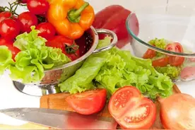 每天只吃一个苹果，女子减肥减出抑郁症……图片