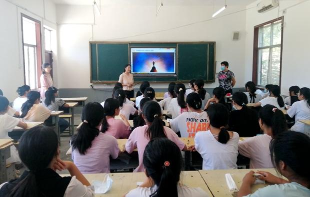 ����ξ����������չ���ذ�Ůͯ �ػ����������������