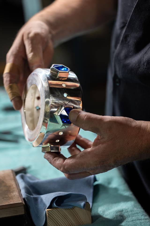 lol手游日服co（蒂芙尼宣布成为英雄联盟赛事召唤师杯的官方奖杯设计者）