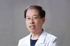 烟台市口腔医院杜平功：初心如一，以大爱守护口腔健康图片
