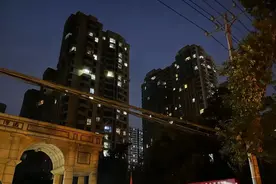 廊坊取消限购后的楼盘销售：售楼处一小时等不来一个看房客，房价再降就赔本图片