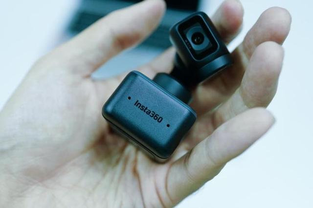 我是如何使用影石Insta360 Link教老人使用手机的？