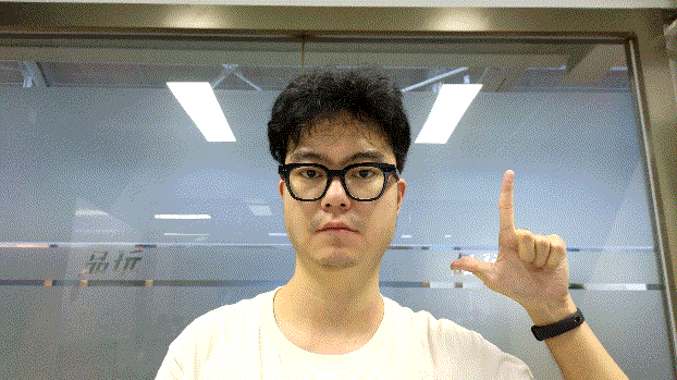 我是如何使用影石Insta360 Link教老人使用手机的？